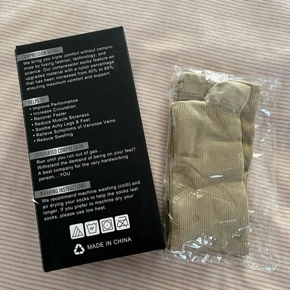 NWT - Compression Socks for Women & Men Circulation 15-20 mmHg (2 Pairs in Box) - Picture 5 of 6